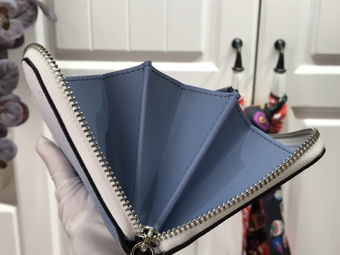 LV ZIPPY wallet M80490