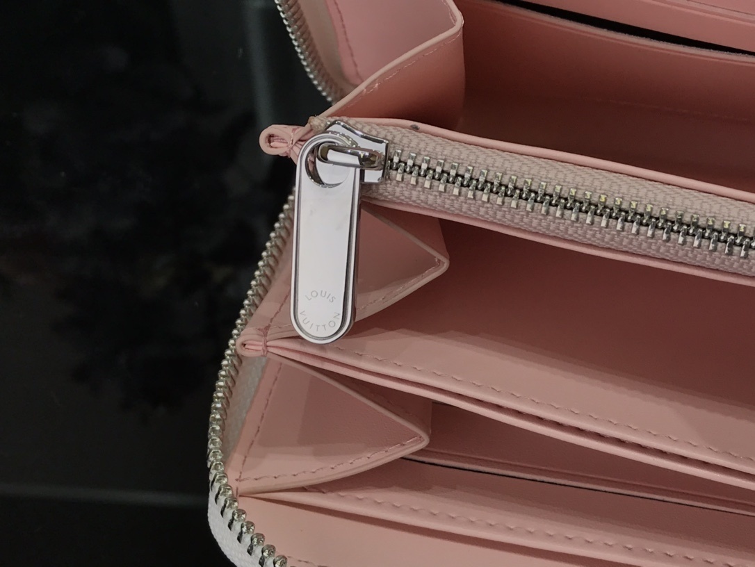 LV ZIPPY wallet M80490