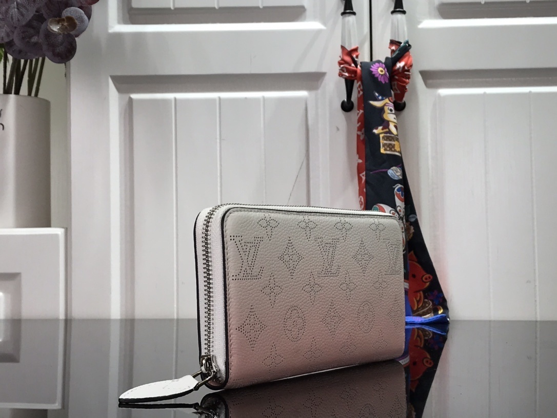 LV ZIPPY wallet M80490