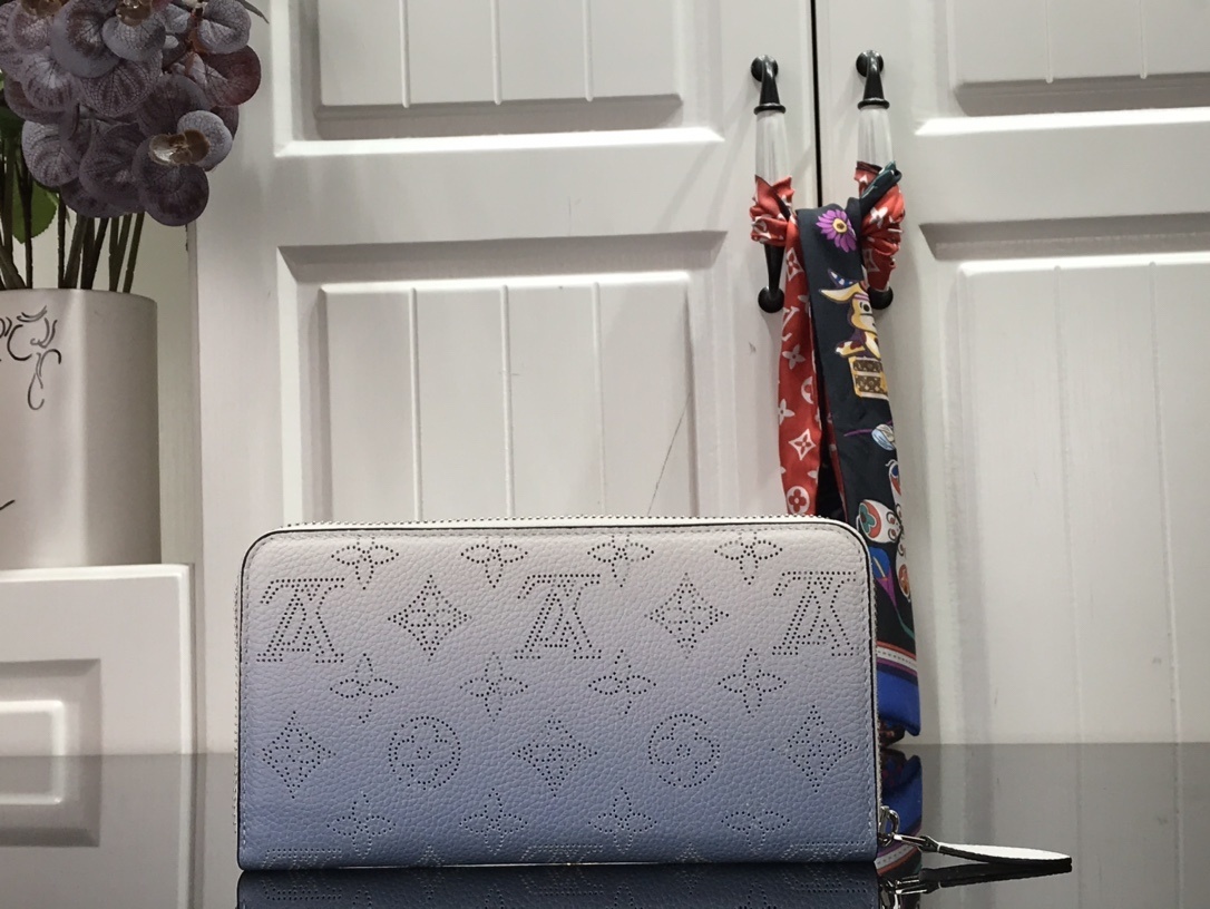 LV ZIPPY wallet M80490