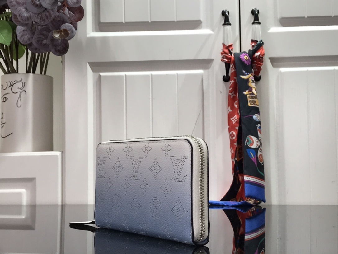 LV ZIPPY wallet M80490