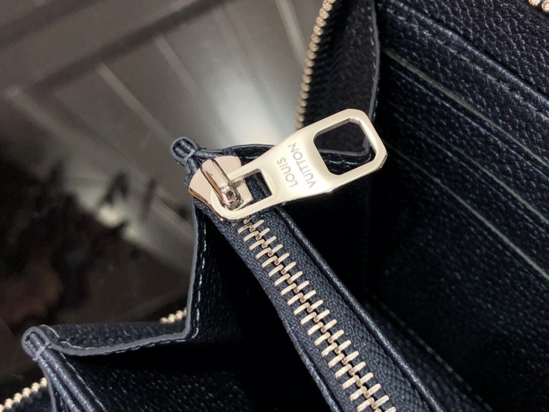 LV ZIPPY wallet M80958 