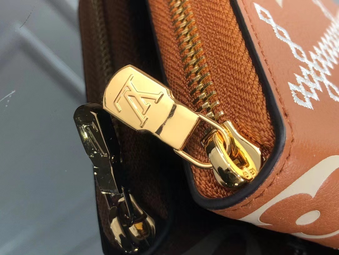 LV ZIPPY wallet M81141 