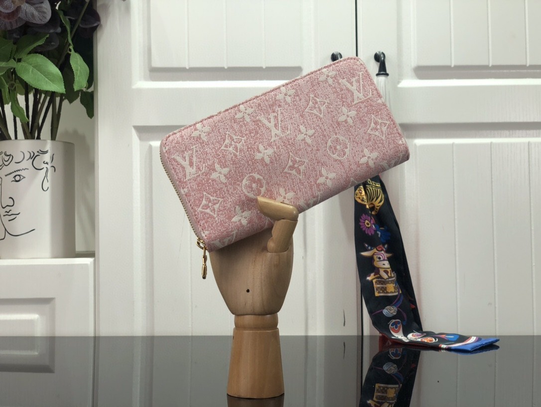 LV ZIPPY wallet M81182 