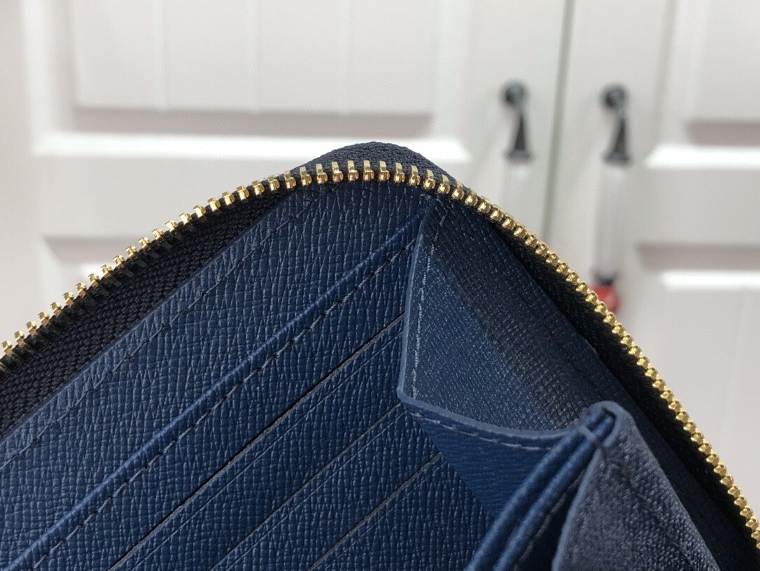 LV ZIPPY wallet M81182 