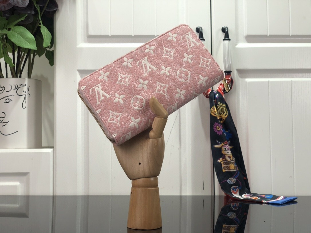 LV ZIPPY wallet M81182 