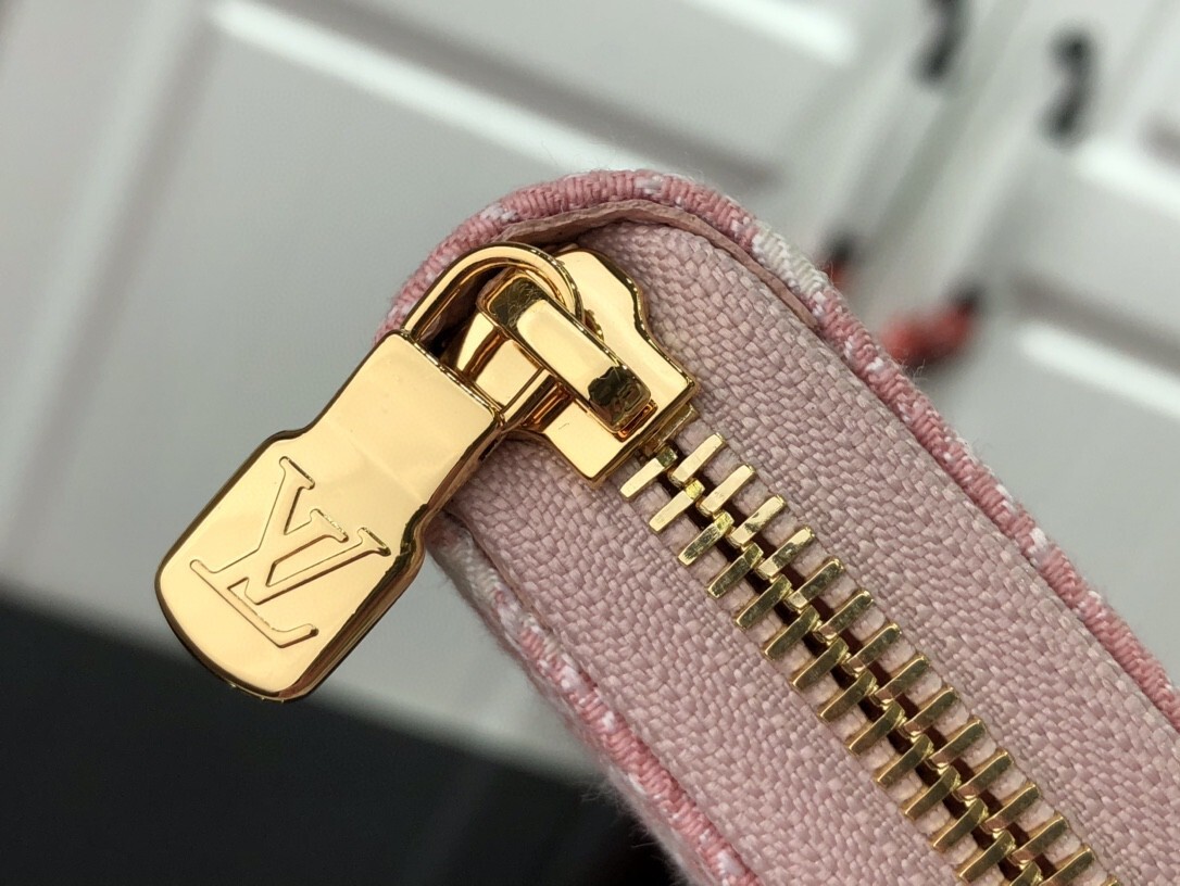 LV ZIPPY wallet M81182 