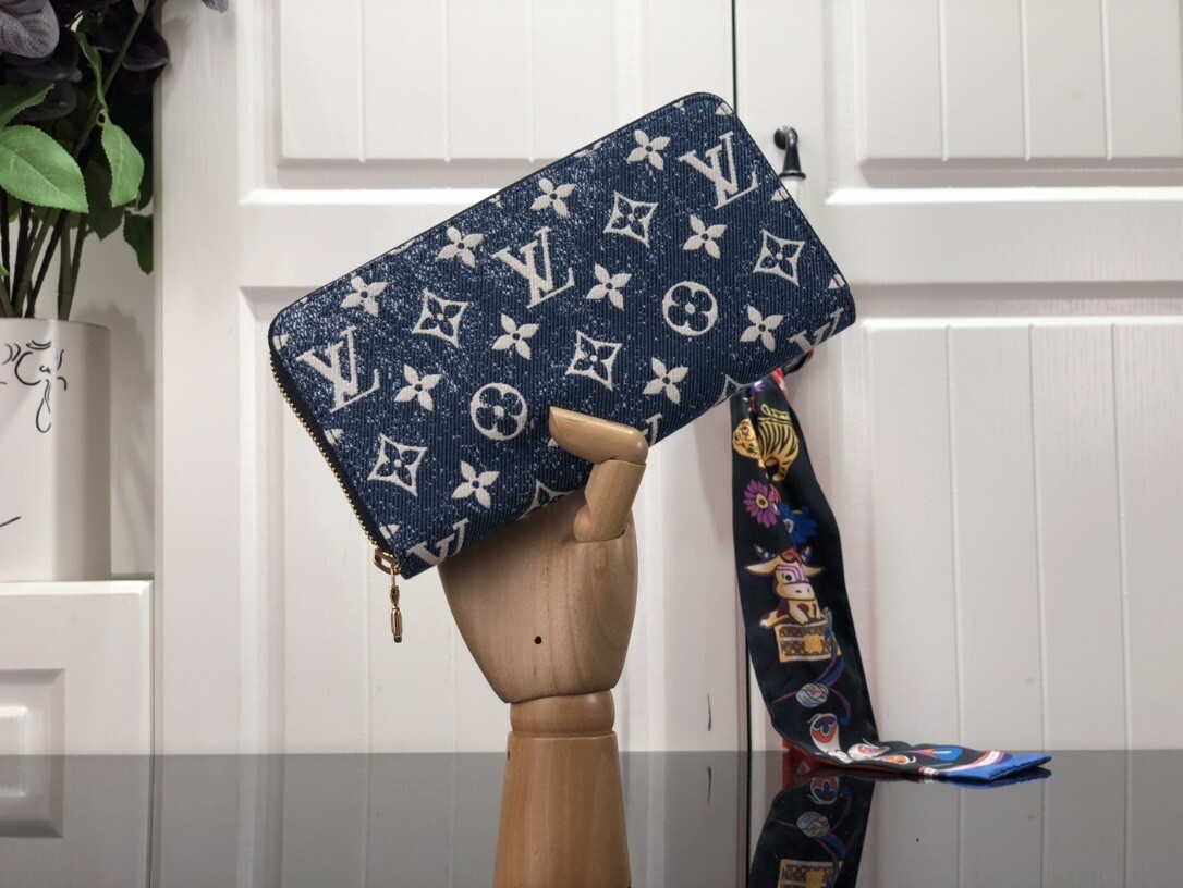 LV ZIPPY wallet M81182