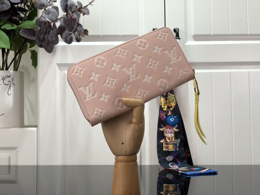 LV ZIPPY wallet M81279 