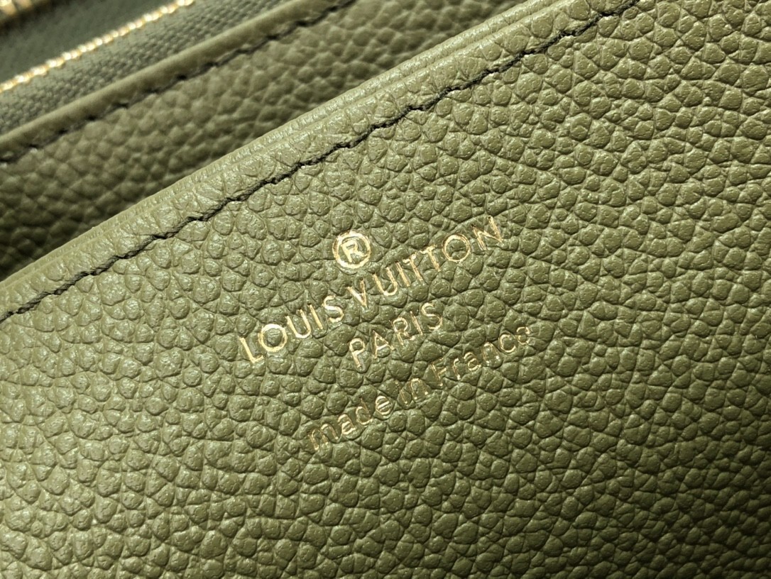 LV ZIPPY wallet M81279 