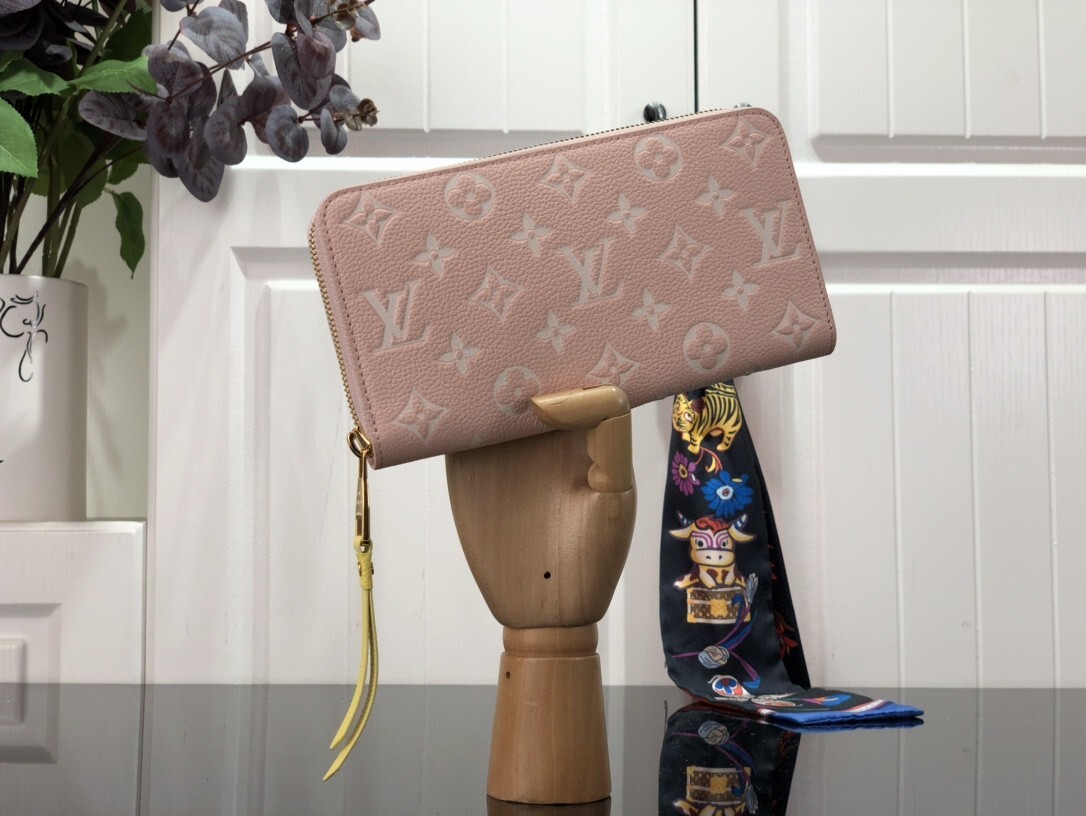 LV ZIPPY wallet M81279 