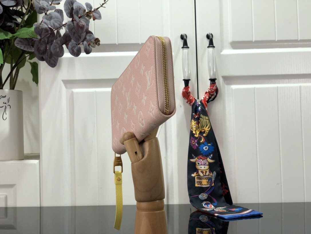 LV ZIPPY wallet M81279