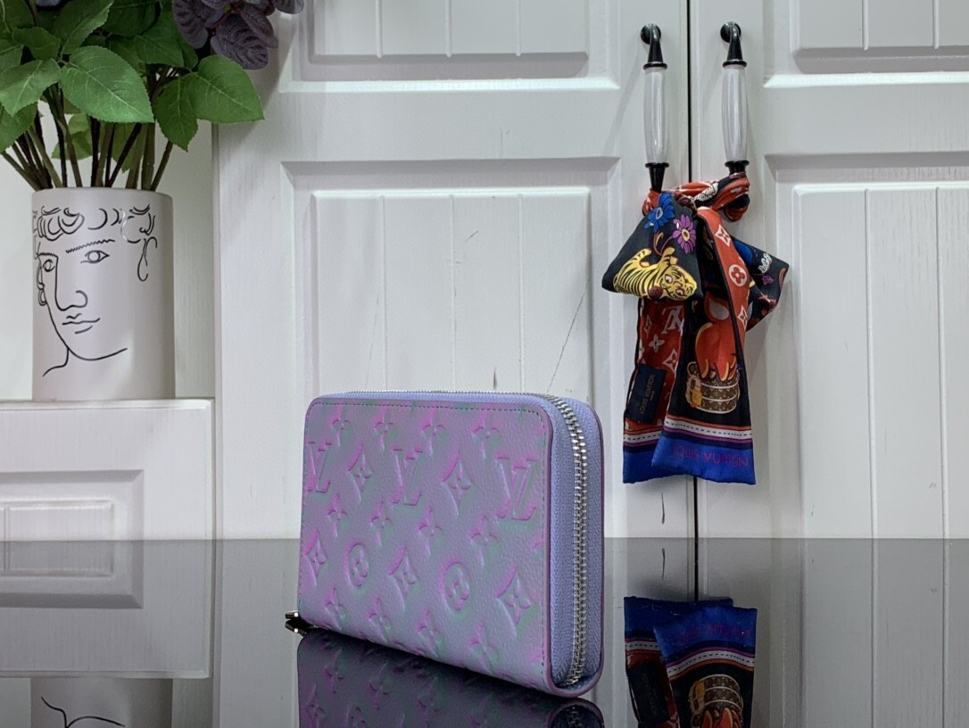 LV ZIPPY wallet M81299 