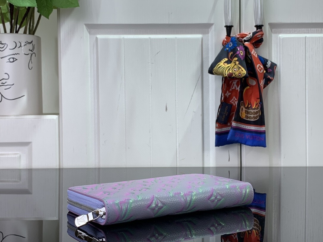 LV ZIPPY wallet M81299 