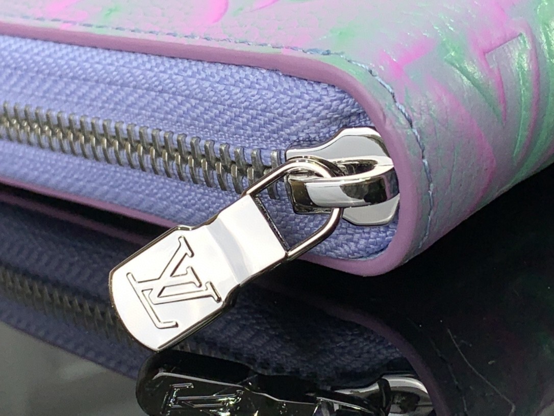 LV ZIPPY wallet M81299 