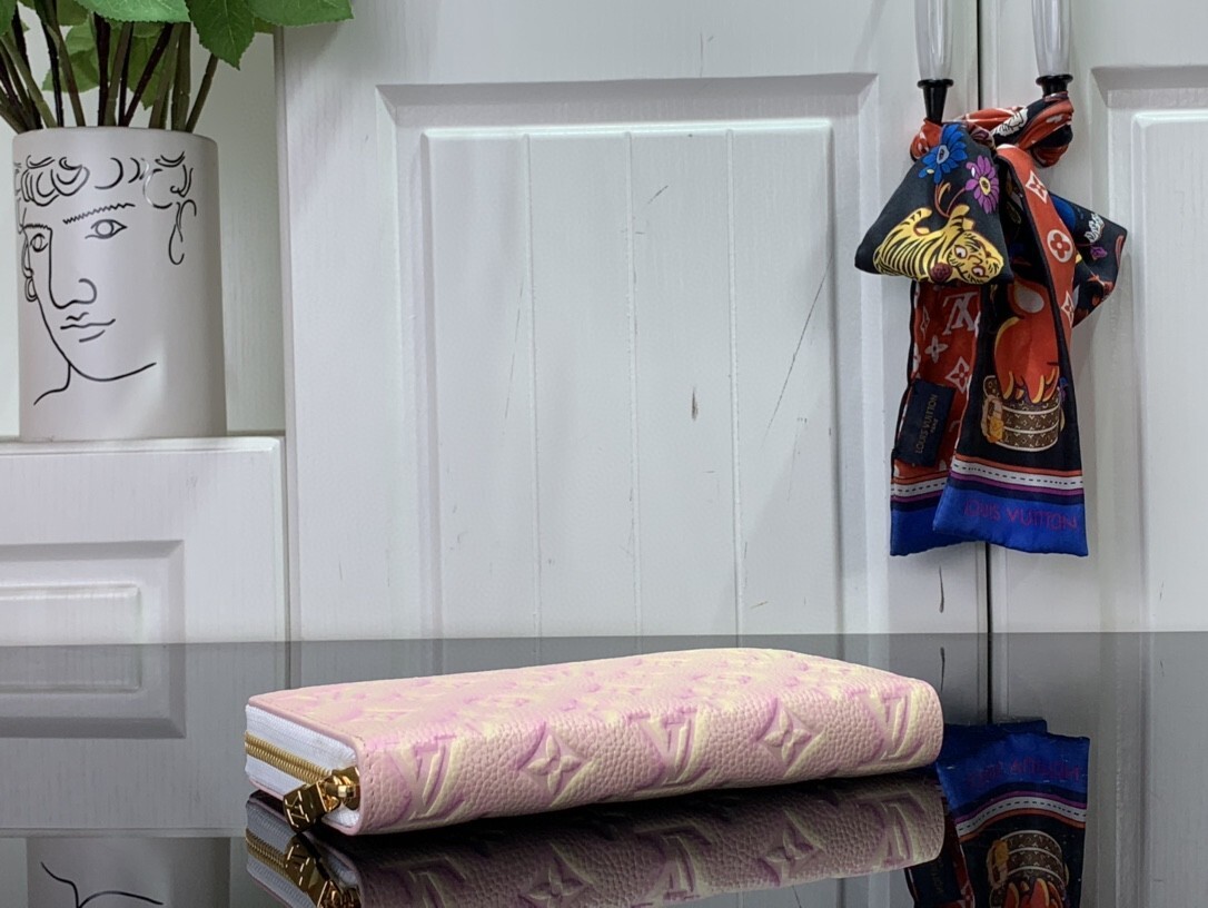 LV ZIPPY wallet M81299 