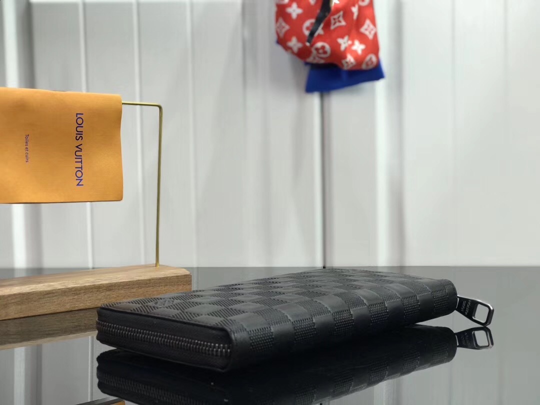 LV ZIPPY wallet N60003YG 