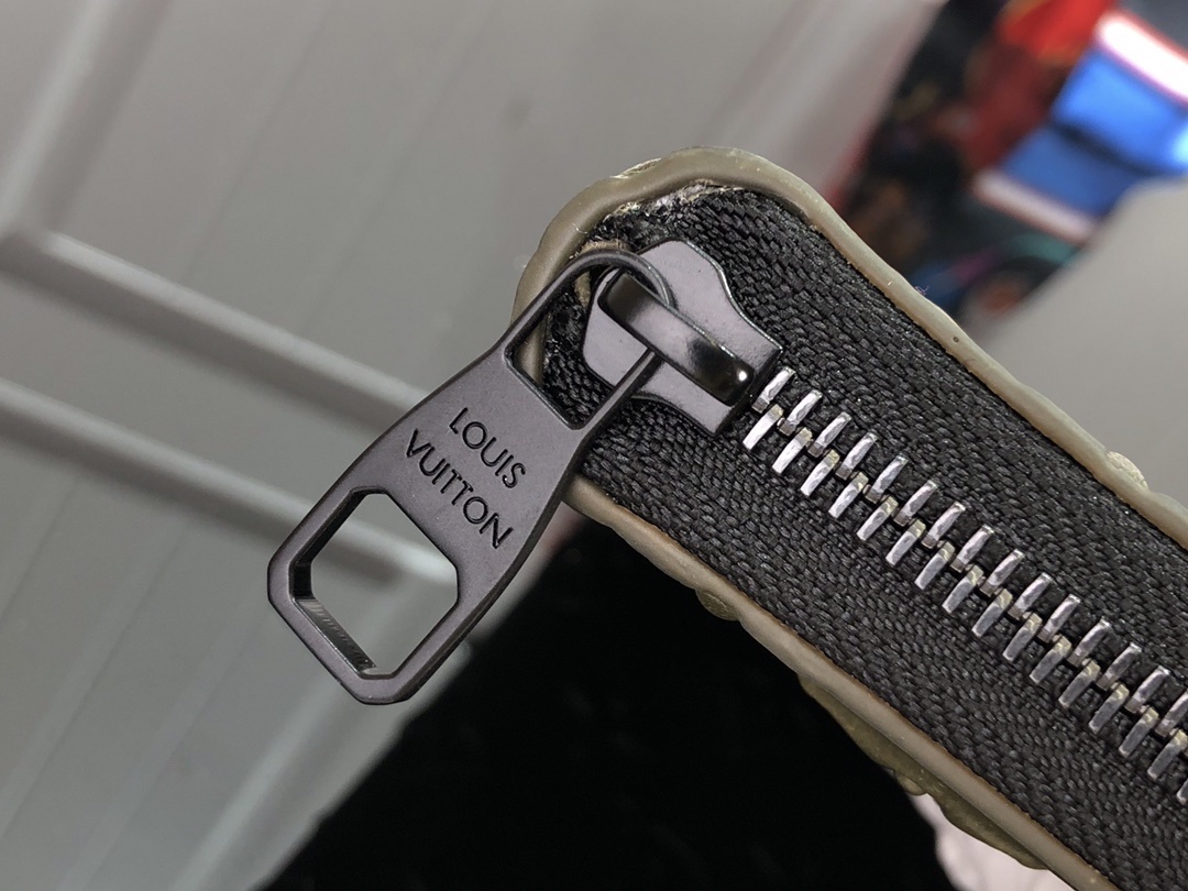 LV ZIPPY wallet VERTICAL M80505 