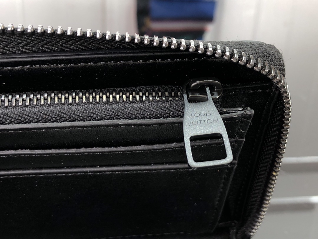 LV ZIPPY wallet VERTICAL M80505