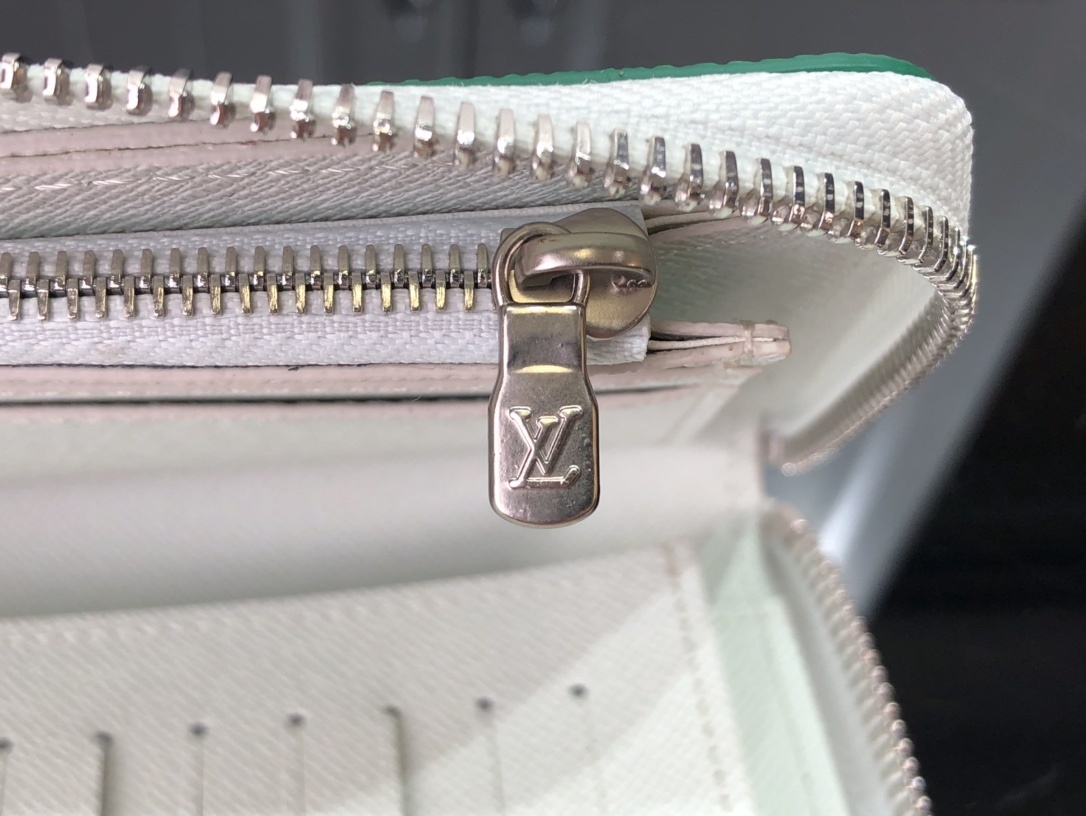 LV ZIPPY wallet VERTICAL M80852