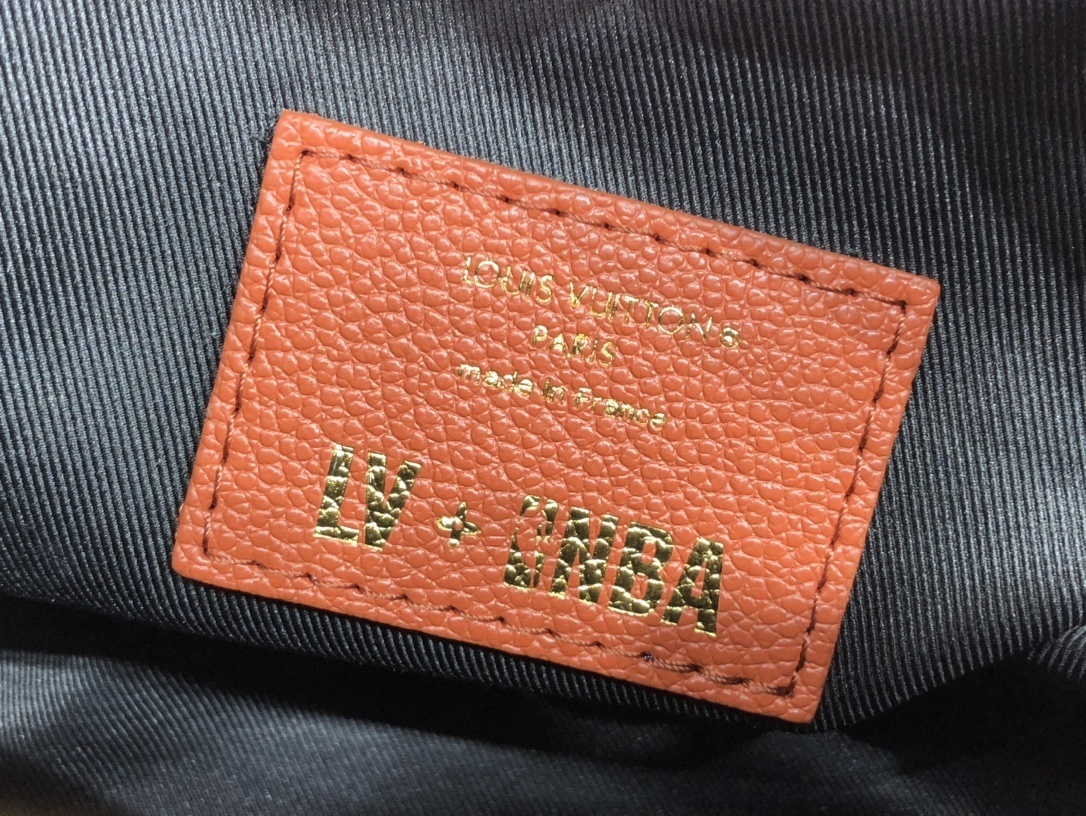 LVXNBA BALL IN BASKET M57974