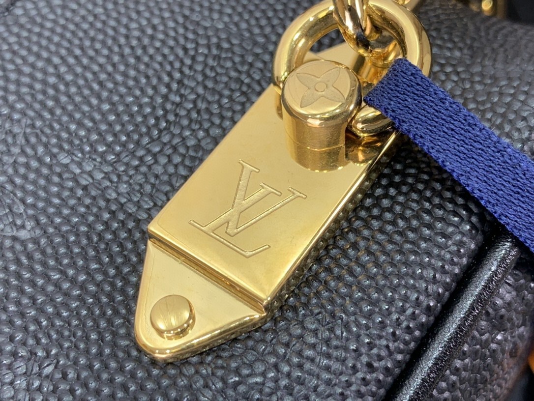 LVXNBA CLOAKROOM DOPP KIT M58515 