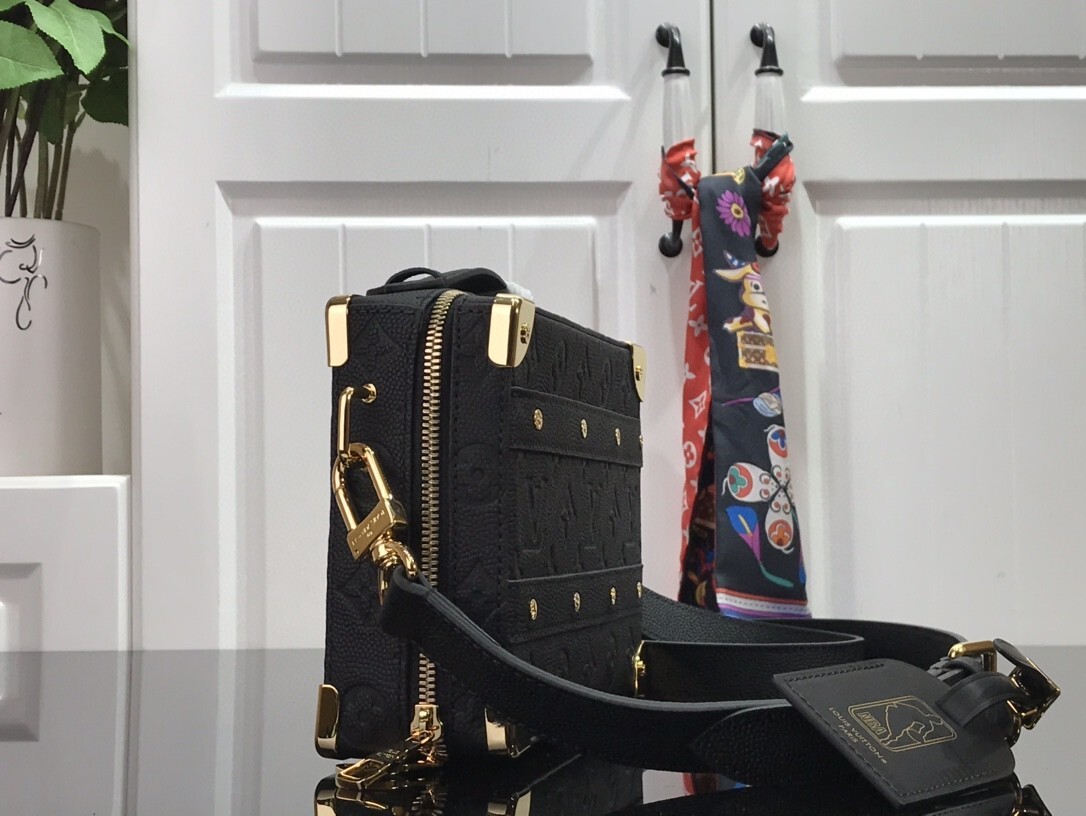 LVXNBA HANDLE TRUNK M57971