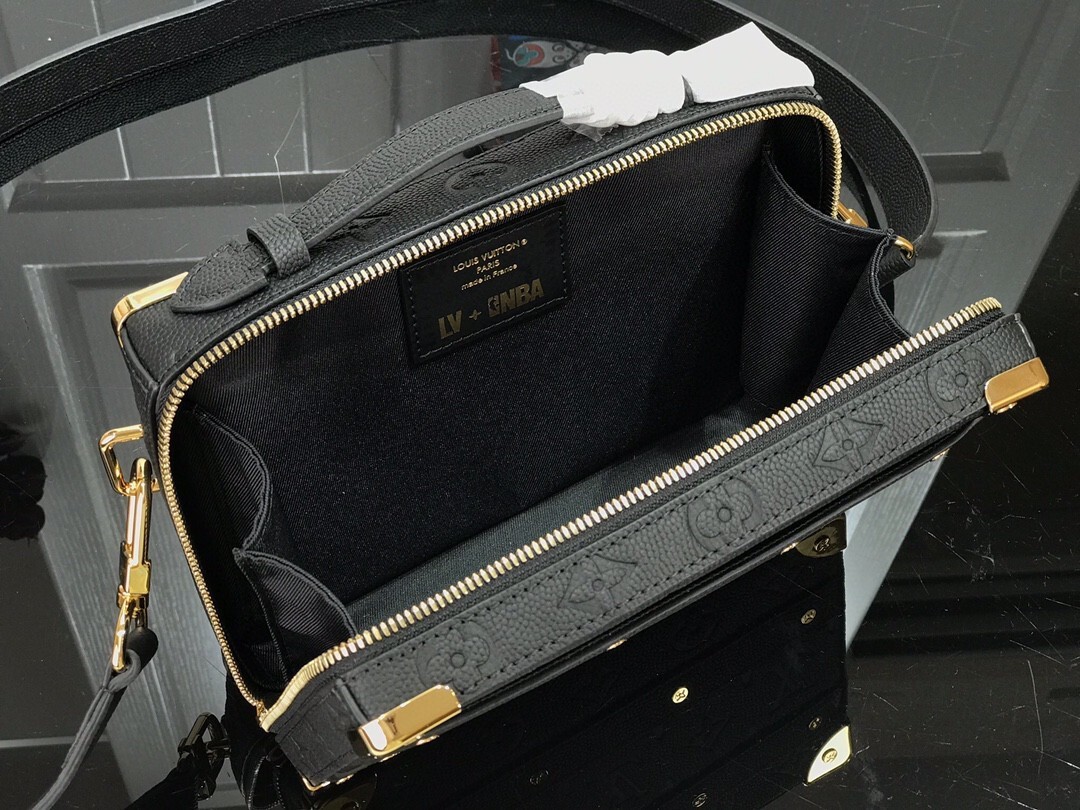 LVXNBA HANDLE TRUNK M57971