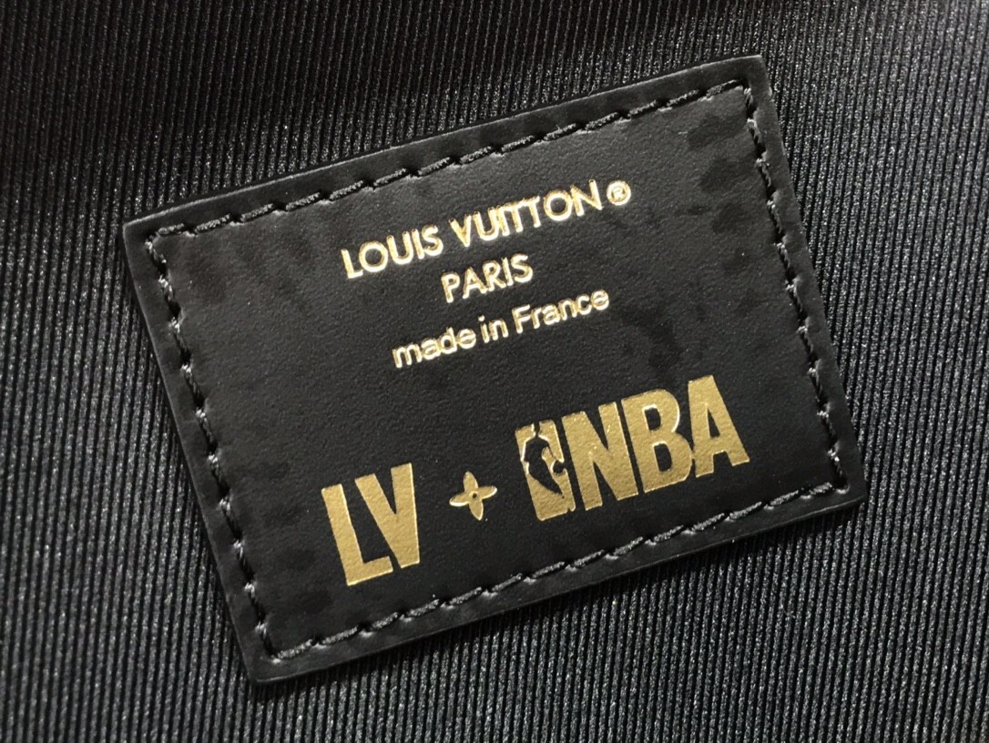 LVXNBA HANDLE TRUNK M57971