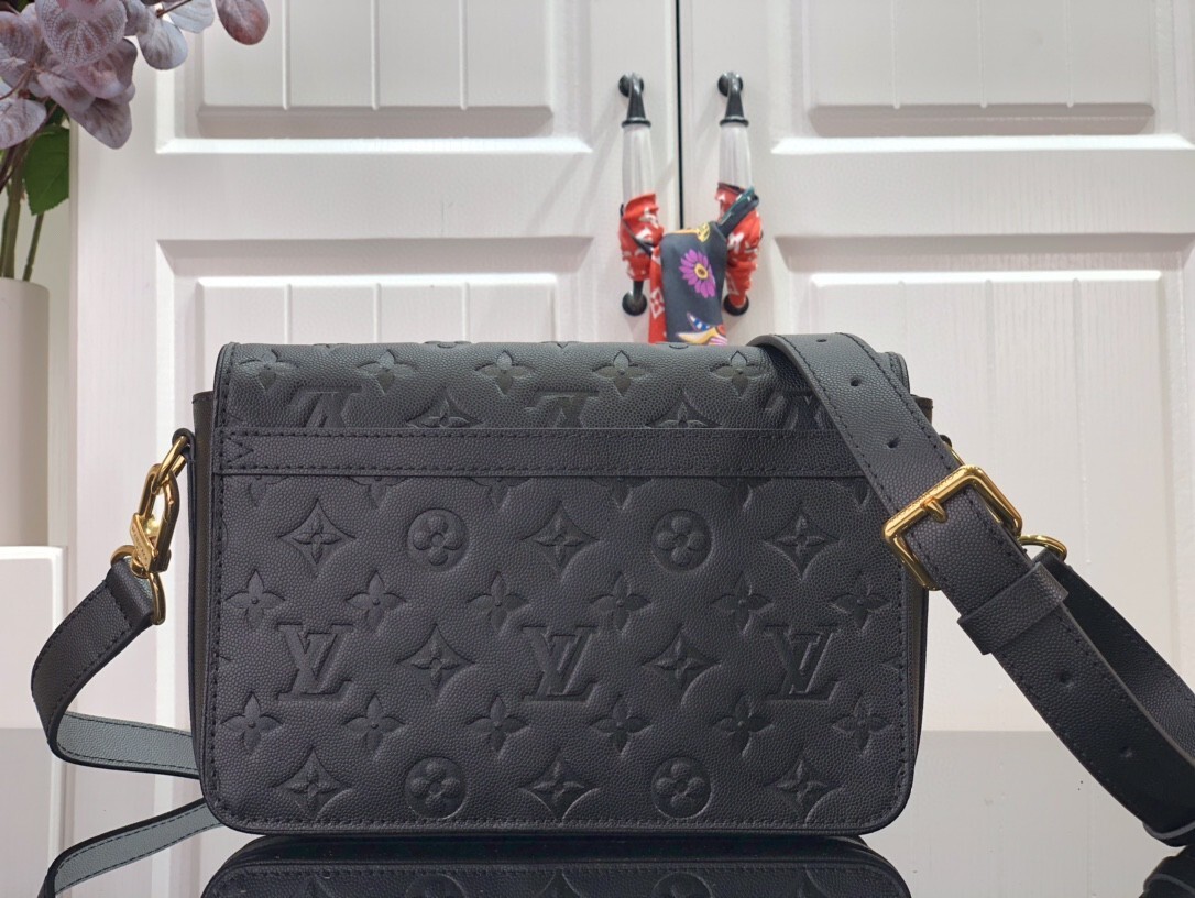 LVXNBA STUDIO MESSENGER M58498