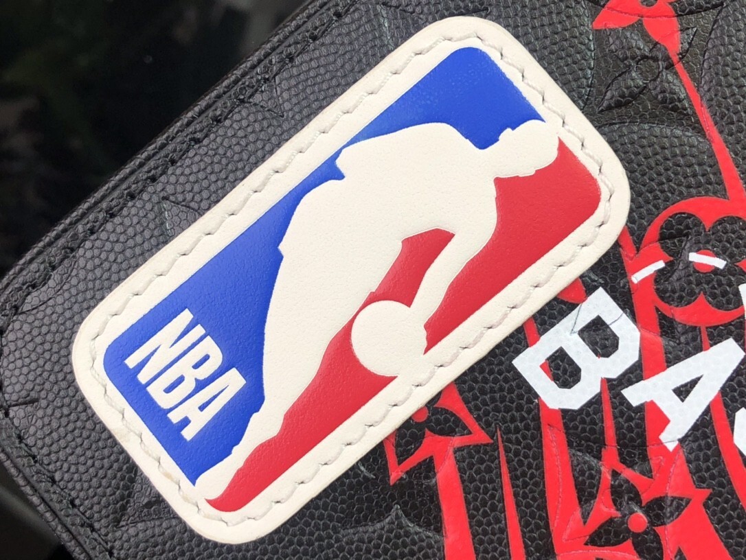 LVXNBA STUDIO MESSENGER M58498