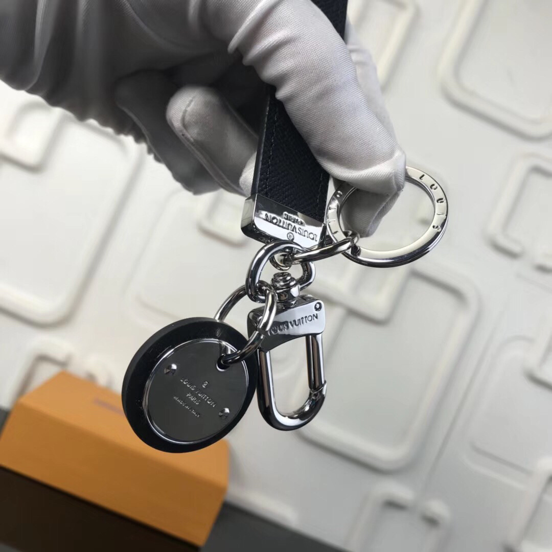 NEO LV CLUB BAG CHARM & KEY HOLDER M00033 