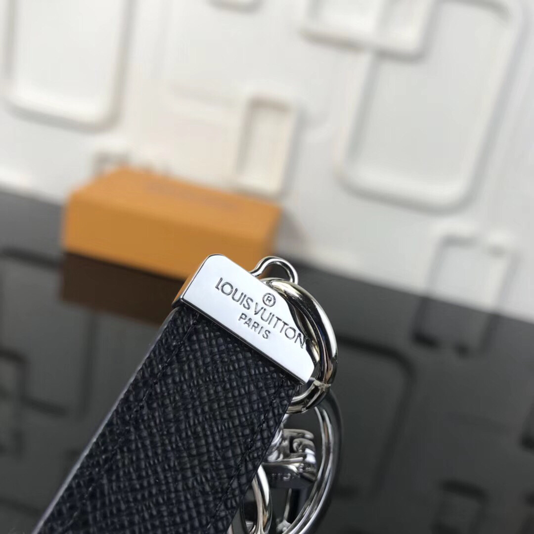 NEO LV CLUB BAG CHARM & KEY HOLDER M00033 