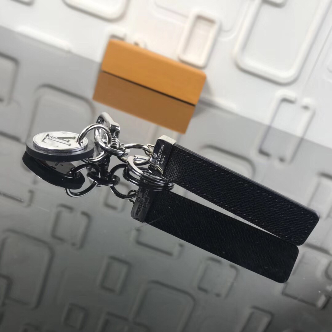 NEO LV CLUB BAG CHARM & KEY HOLDER M00033 